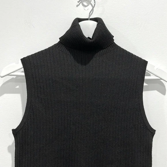 Uniqlo Black Sleeveless Turtle Neck Knit Top Size S - Picture 2 of 2
